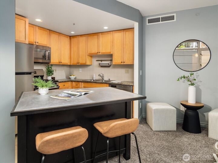 1420  Terry Avenue 205  Seattle WA 98101 photo