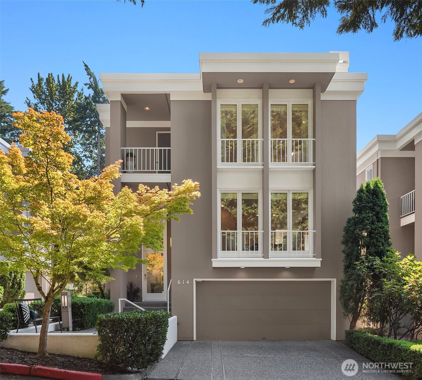 Property Photo:  614  Bellevue Way SE C1  WA 98004 