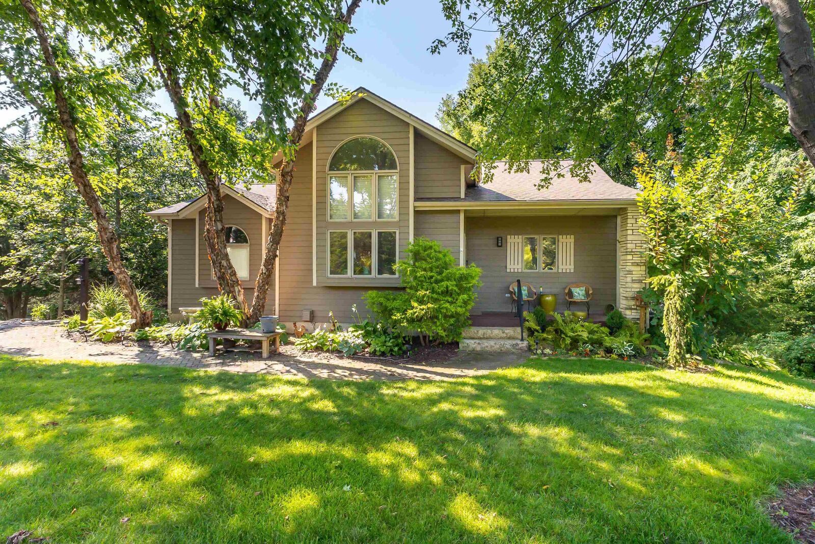 Property Photo: 7 High Ridge Run IL 61036