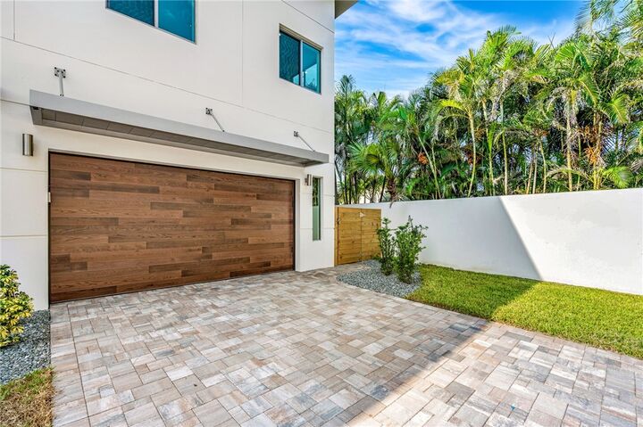 Property Photo:  105 Tenth Avenue  FL 32903 