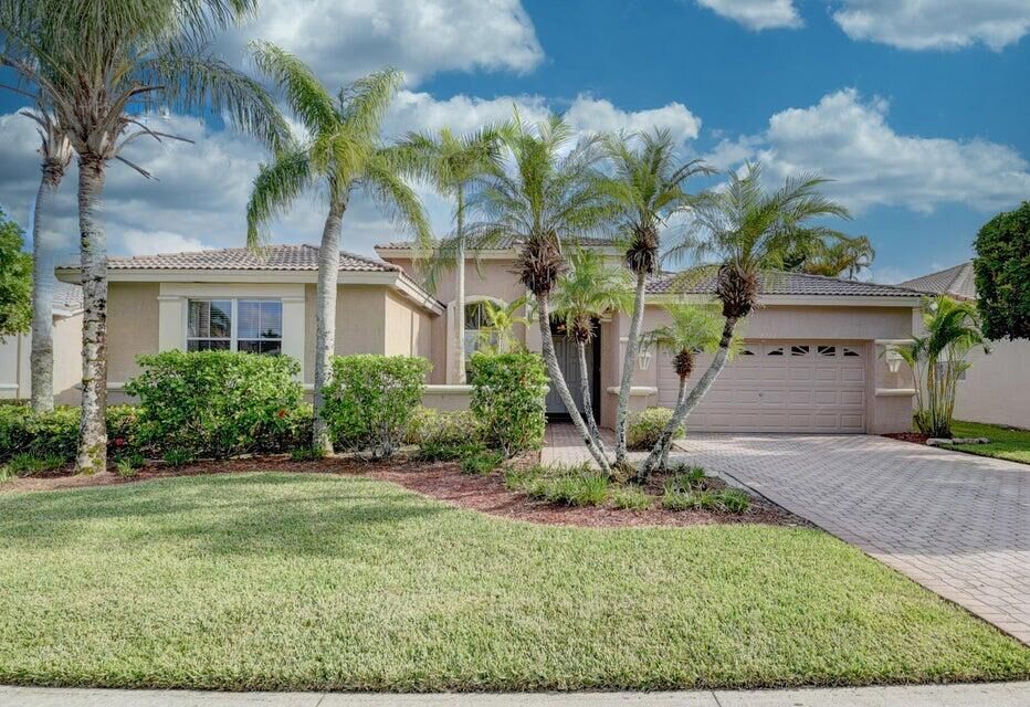 Property Photo: 18700 Ocean Mist Drive FL 33498