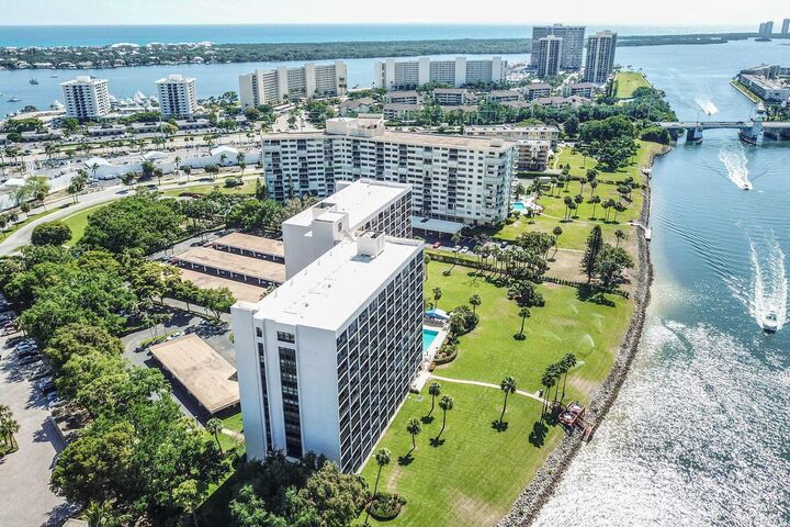 Property Photo: 356 Golfview Road 609 FL 33408