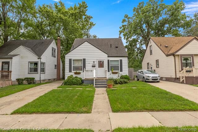 Property Photo:  25009 Curtis  MI 48240 
