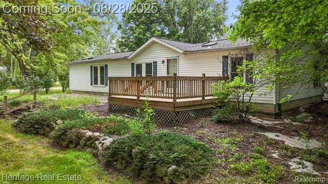 Property Photo:  5354 Rensselear Drive  MI 48446 