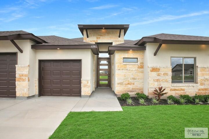 Property Photo:  6306 Willow Wood Ln 4  TX 78552 