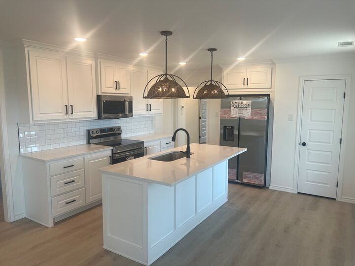 Property Photo: 1012 Claborne Court TX 76903