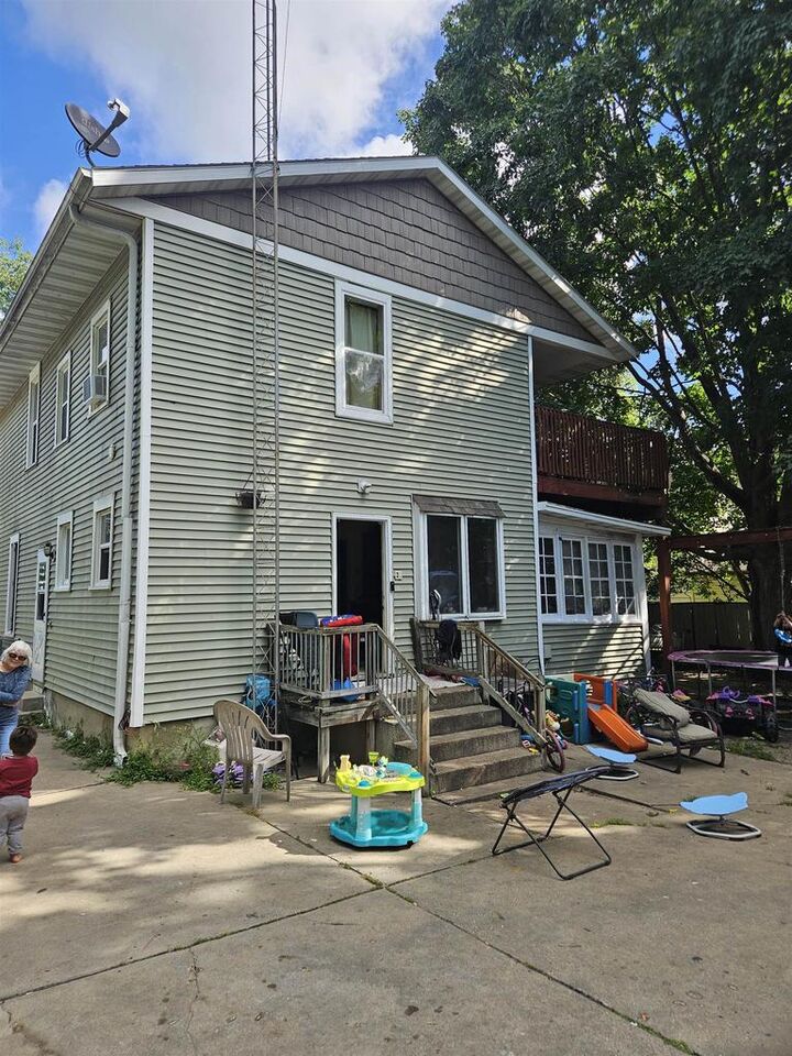 Property Photo: 1116 West Jackson Street WI 53511