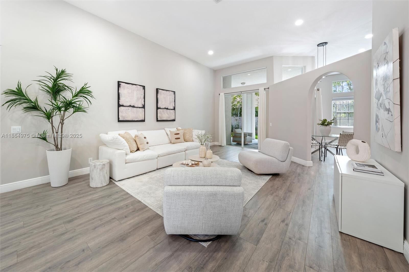 Property Photo: 2587 Jardin Ct 0 FL 33327