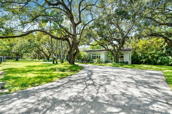 Property Photo: 5501 Snapper Creek Rd FL 33156
