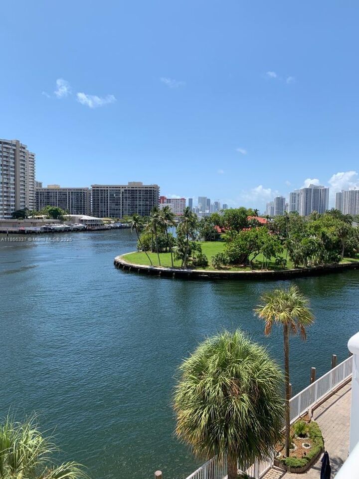 Property Photo: 121 Golden Isles Dr 304 FL 33009