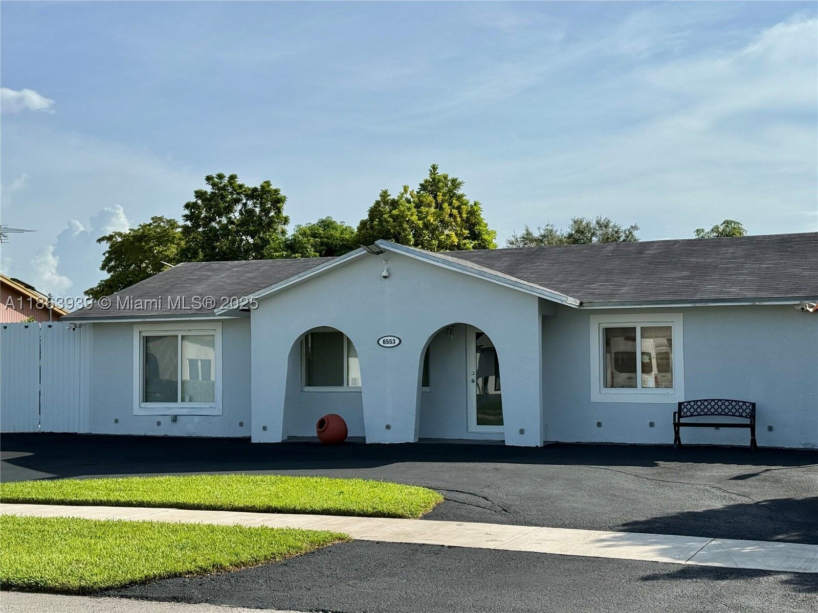 Property Photo: 6553 SW 148th Pl FL 33193