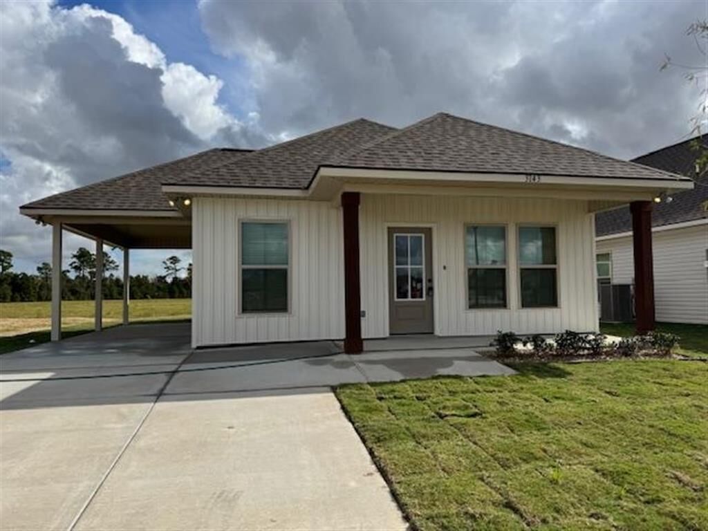 Property Photo: 3143 E Blue Heron Drive E LA 70615