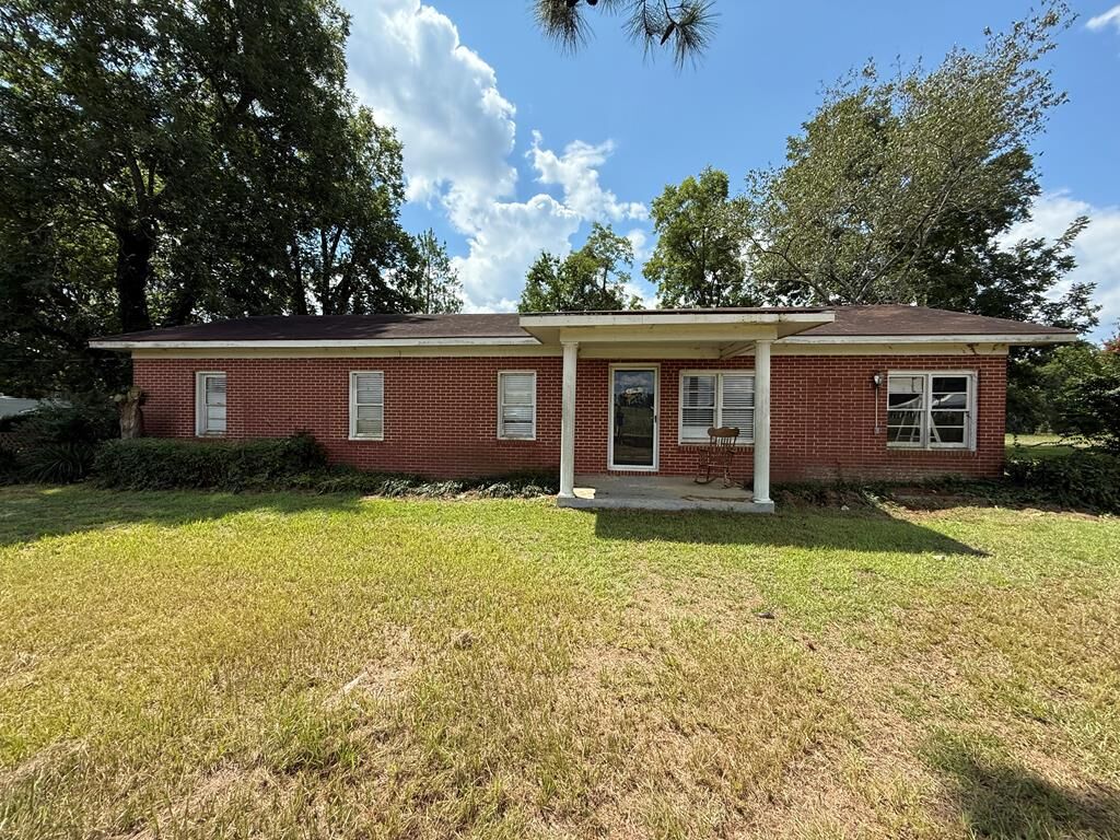 Property Photo:  221 Rentz Bridge Road  GA 31637 
