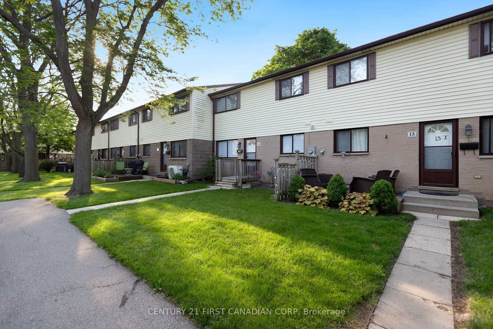 Property Photo: 825 Dundalk Drive N 14 ON N6C 3V6