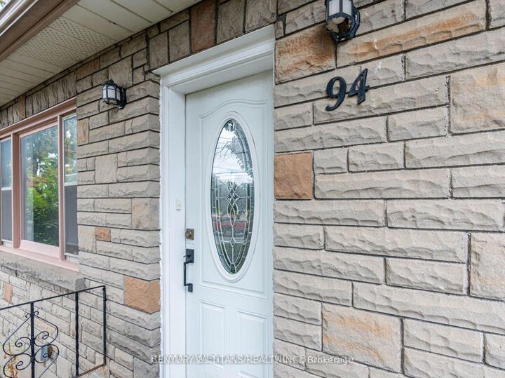 Property Photo: 94 Taunton Road W Upper ON L1G 3T2