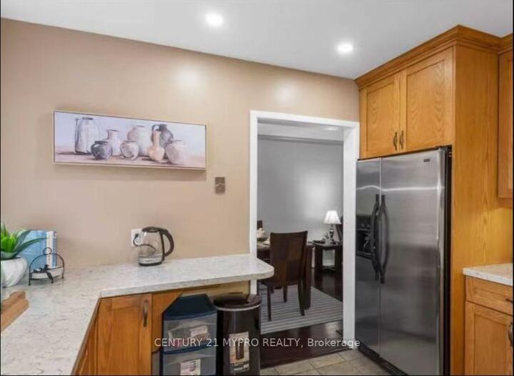 Property Photo: 5 Heatherington Drive Main ON M1T 1N3