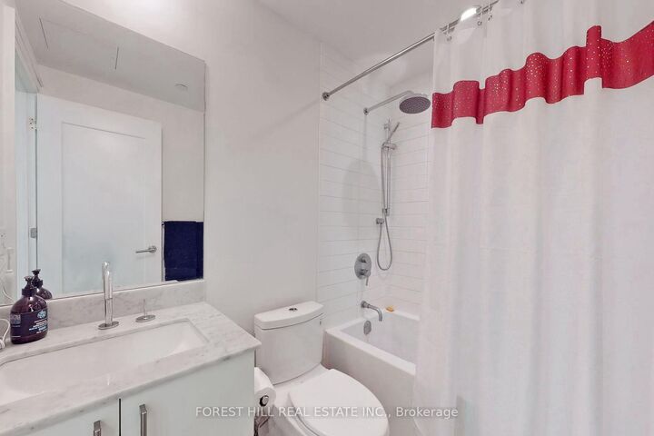 Property Photo:  88 Cumberland Street 510  ON M5R 1A3 