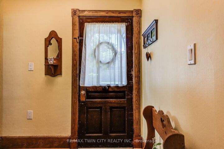 Property Photo: 16 Duke Street ON N3B 2W7