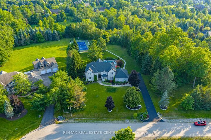 Photo de la propriété:  11135 Menzies Court  ON L0P 1B0 
