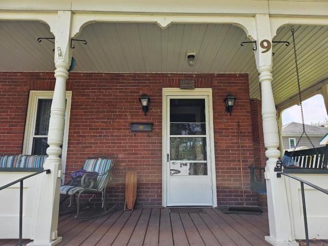 Property Photo:  9 Vine Street  PA 16365 