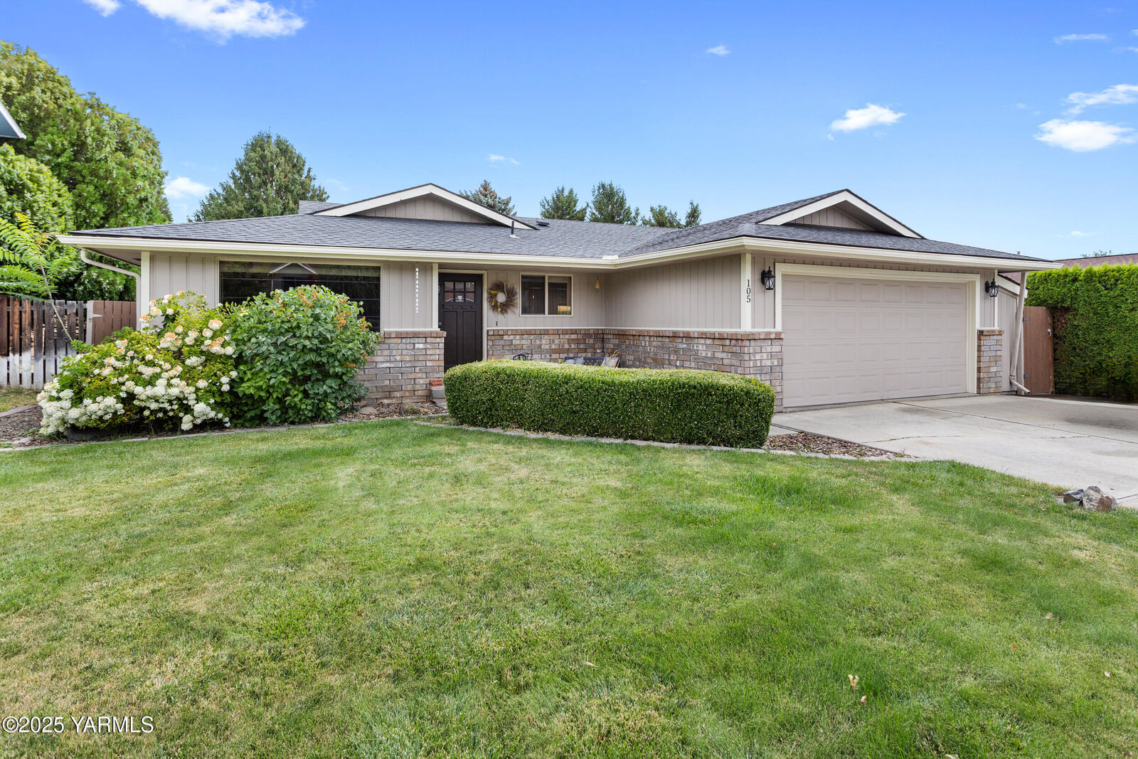 Property Photo: 105 N 77th Ave WA 98908