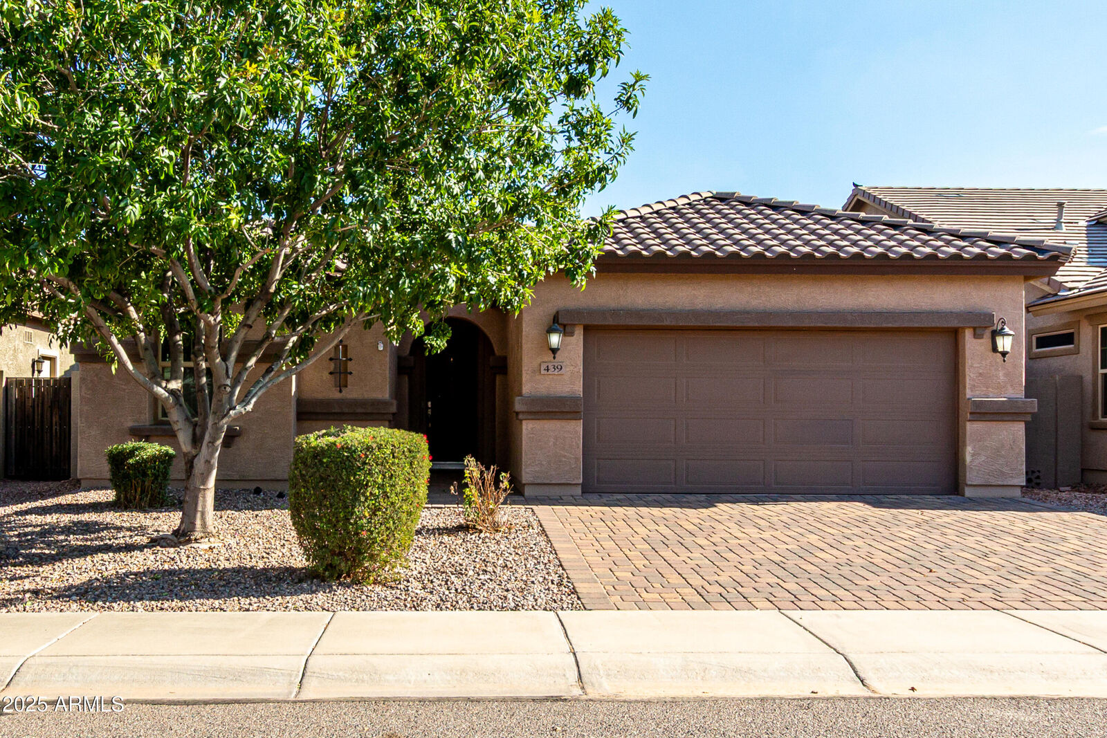Property Photo: 439 E Castle Rock Road AZ 85143