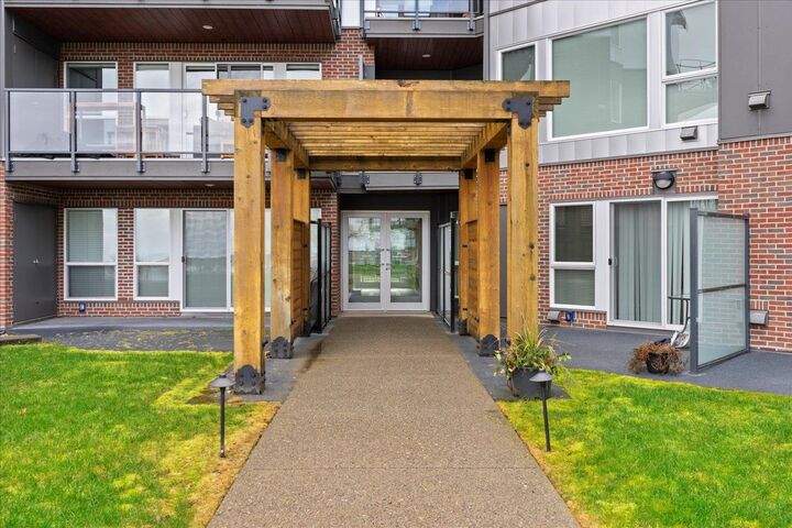 Property Photo:  378 Esplanade Avenue 209  BC V0M 1A3 