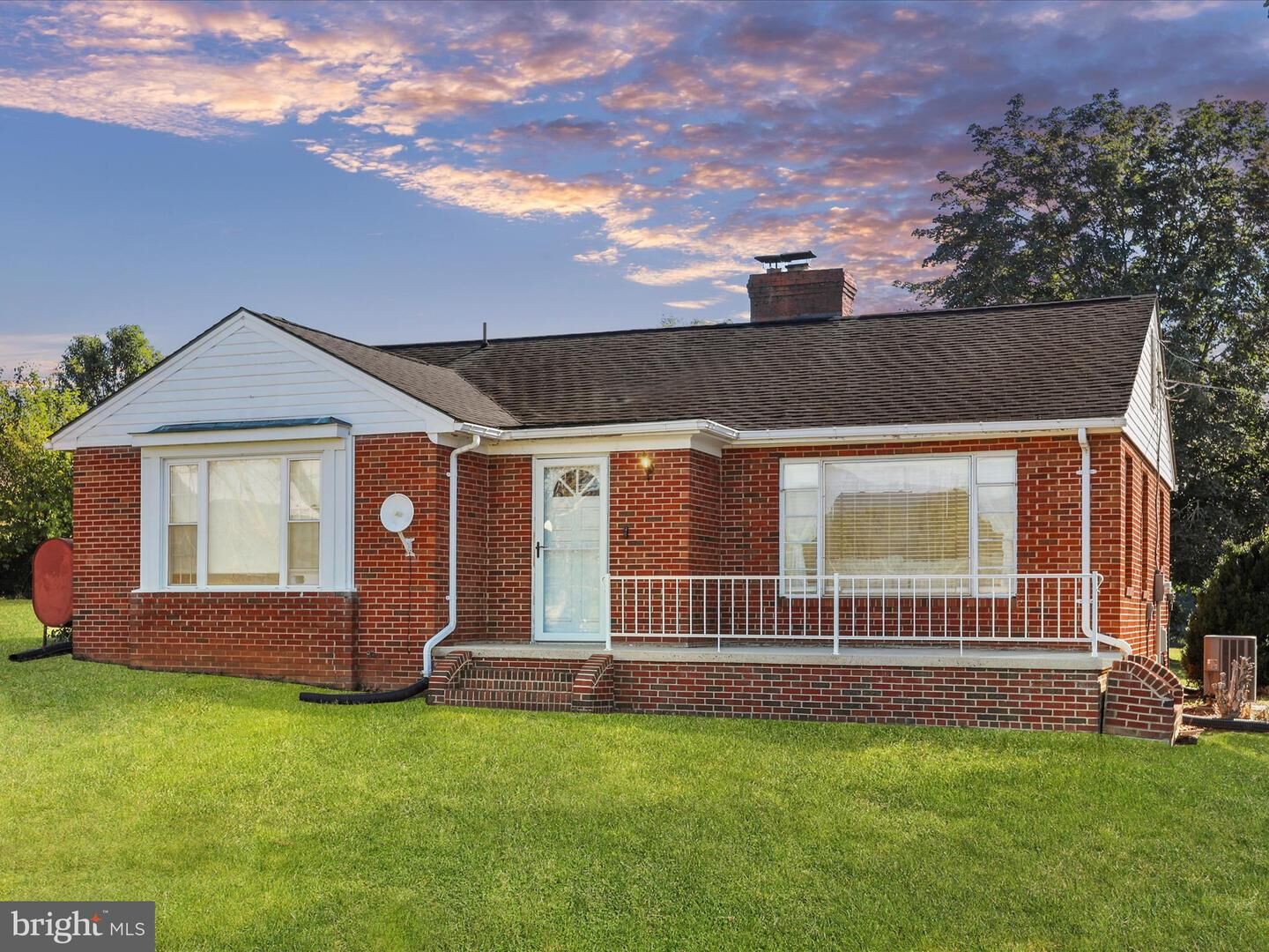 Property Photo: 3634 N East Side VA 22827