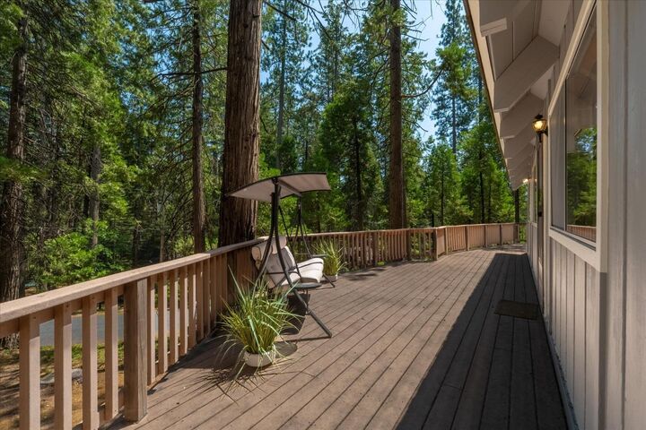 Property Photo: 622 Dean Way CA 95223