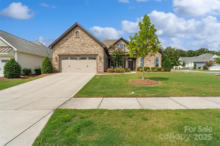 Property Photo: 12002 Cove Court NC 28278