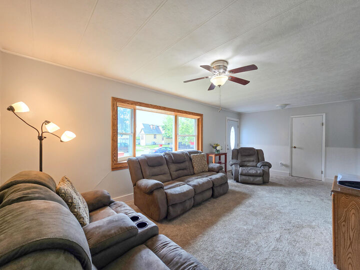 Property Photo: 811 12th Street IA 50036