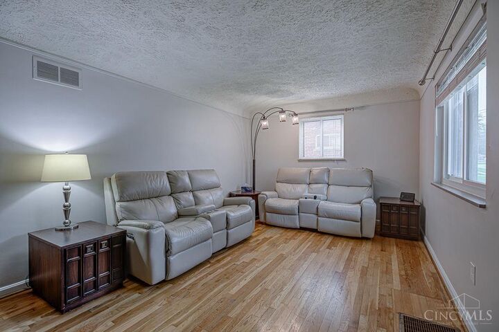 Property Photo: 7068 Mulberry Street OH 45239