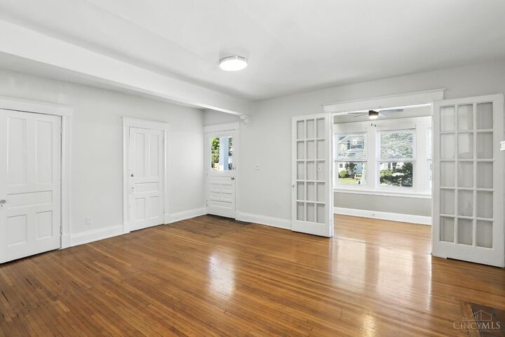 Property Photo: 3710 Hyde Park Avenue OH 45209