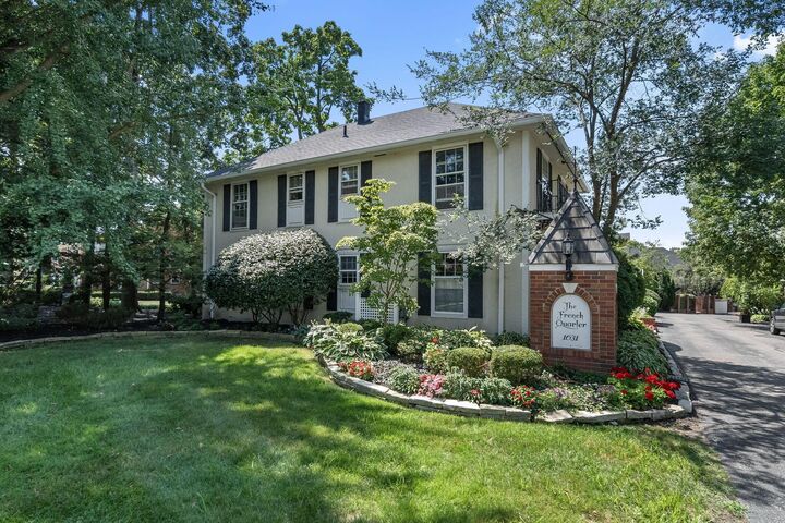 Property Photo:  1631 Roxbury Road  OH 43212