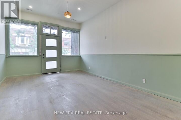 Property Photo:  990 Dovercourt Road  ON M6H 2X5 