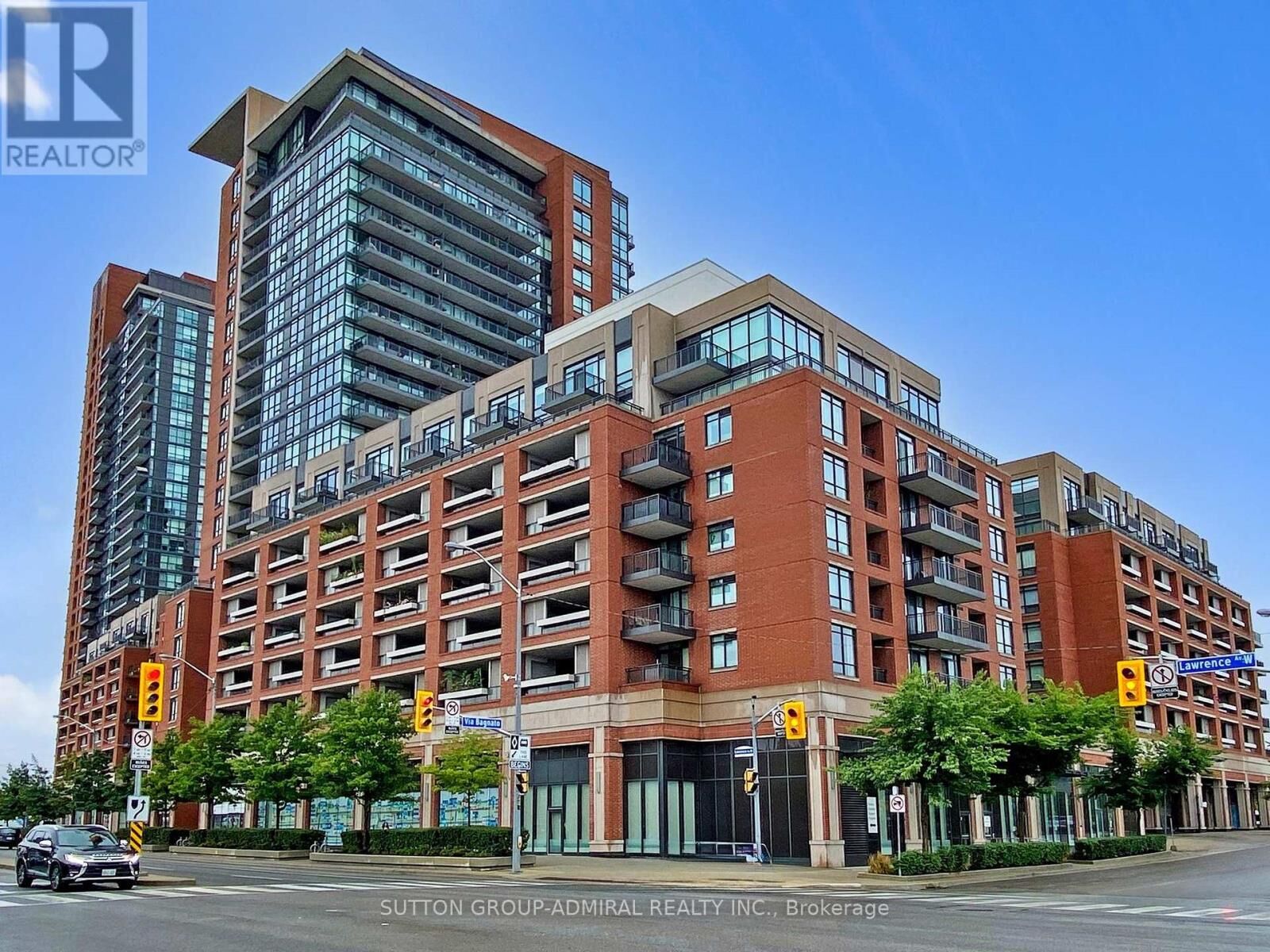 Property Photo: 800 Lawrence Avenue West 2017 ON M6A 1C3