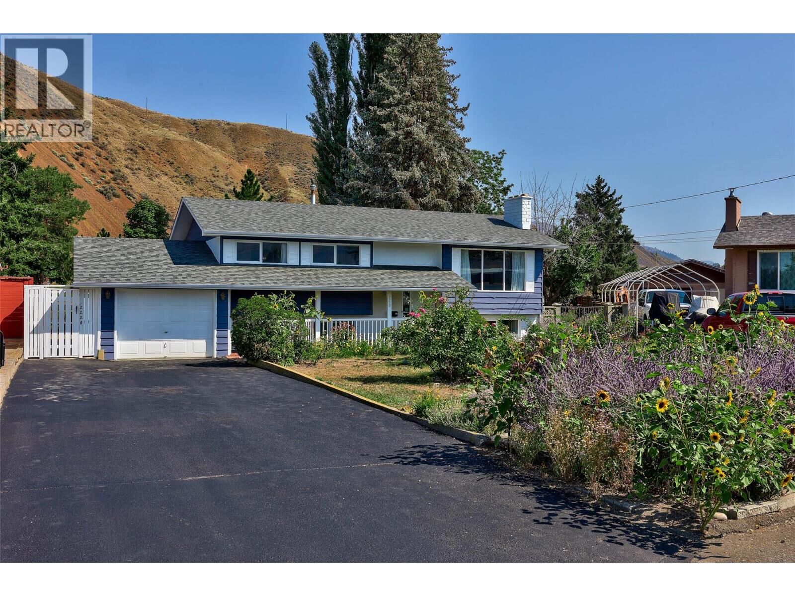 Property Photo:  2220 Shannon Place  BC V2B 4Z4 