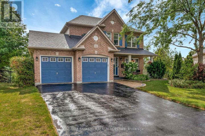 Property Photo: 16 Wood Court ON K9V 6J4