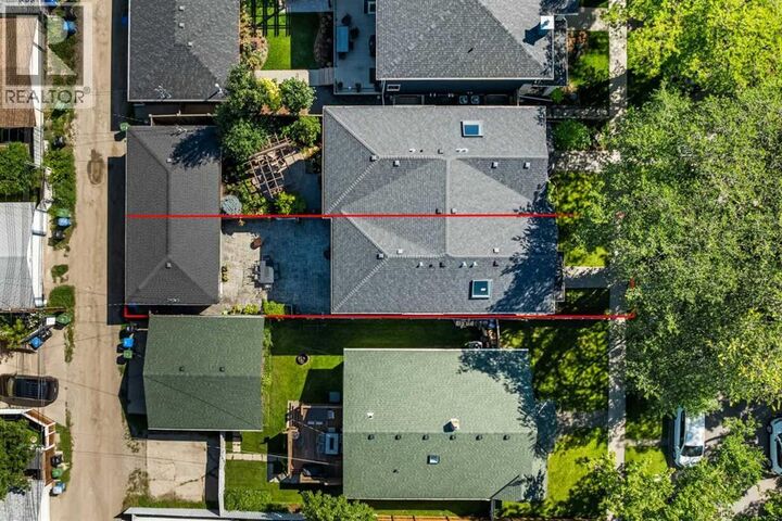 Property Photo: 120 7 Avenue Northeast AB T2E 0M5