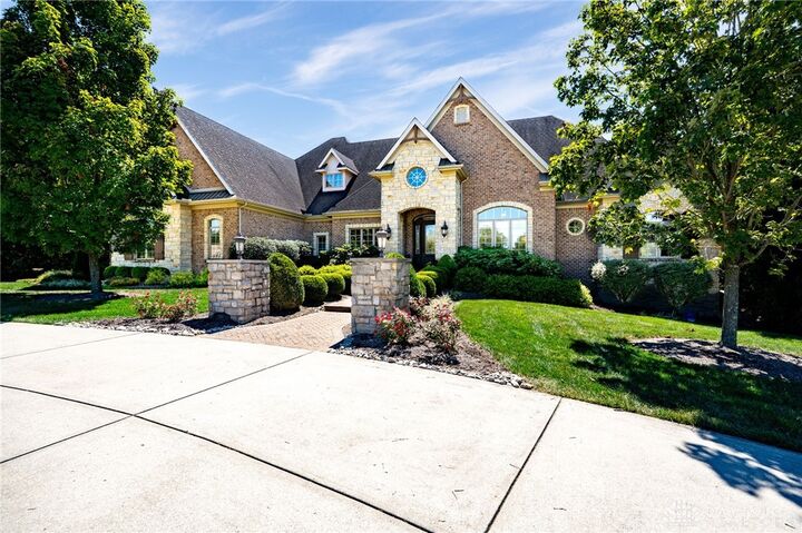 Property Photo:  2185 Tanbark Trail  OH 45385 