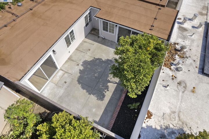 Property Photo: 3501 Lake Ontario Dr CA 94555