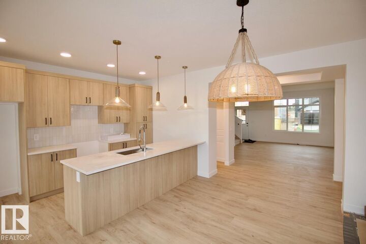 Property Photo:  2125 Crossbill Lane NW  AB T5S 0W3 