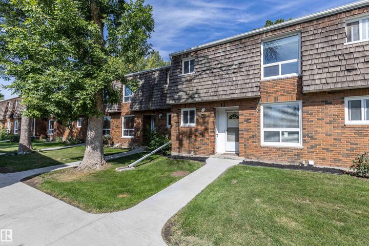 Property Photo: 36 Great Oaks AB T8A 0V8