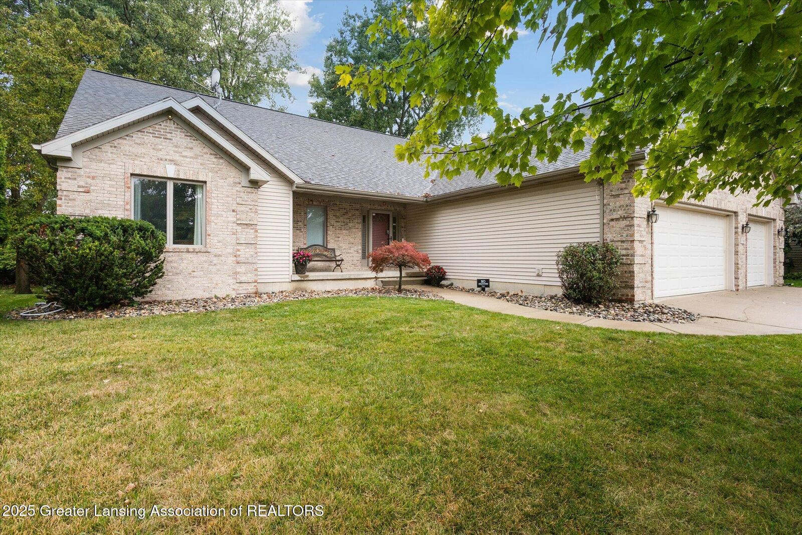 Property Photo:  1709 Sunnydale  MI 48917 