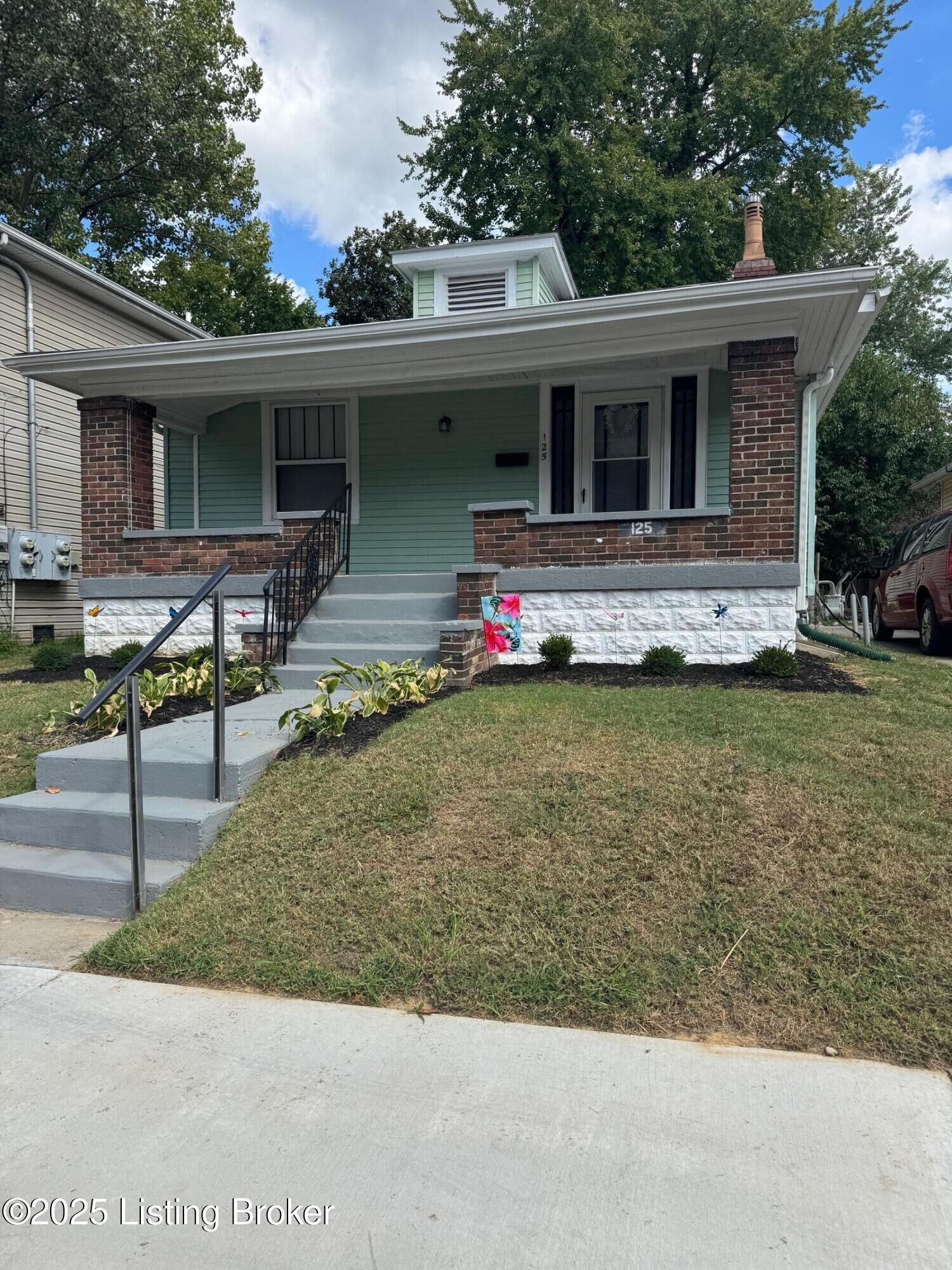 Property Photo: 125 N 46th St KY 40212