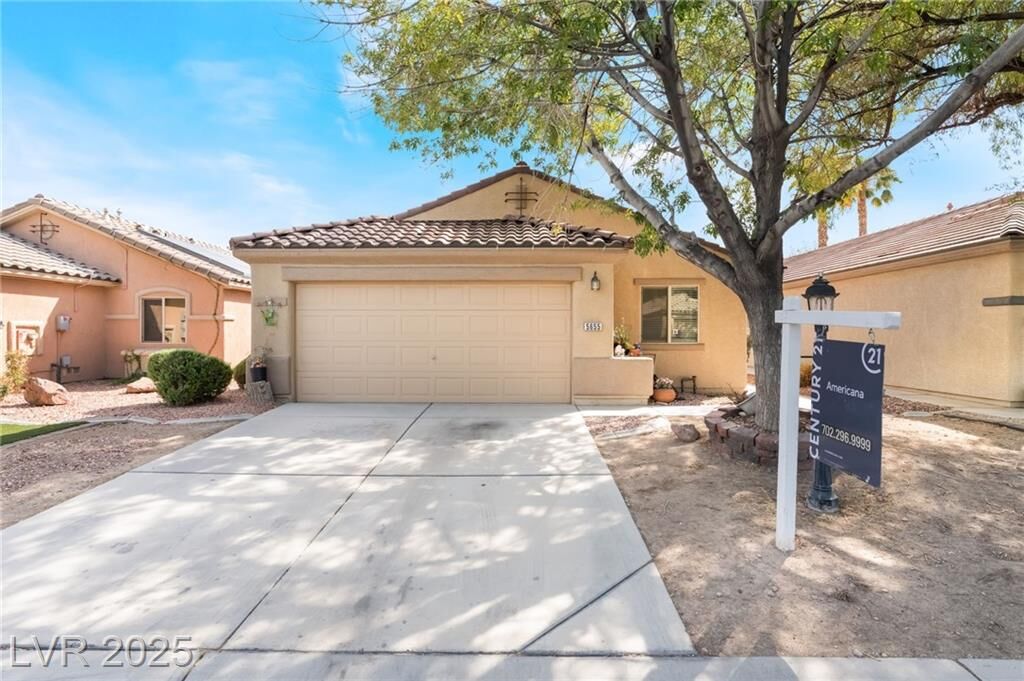 Property Photo: 5655 Crowbush Cove Place NV 89122