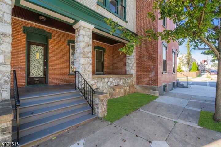 Property Photo:  90 Lewis St  NJ 08865 