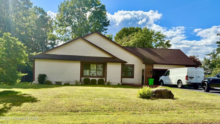 Property Photo:  11 Valley Lane  PA 18222 
