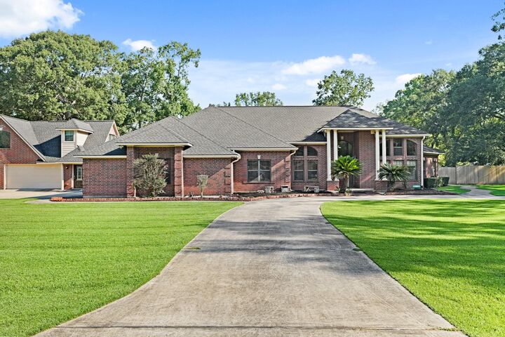 Property Photo: 199 Holly Lane TX 77357