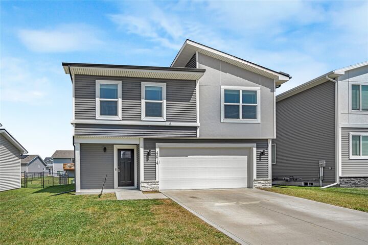 Property Photo: 4014 NE 5th Street IA 50021